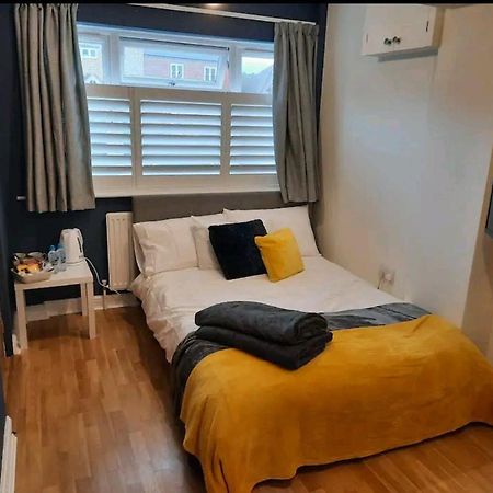 Double Room With Ensuite Close To Silverstone ويتيلبري المظهر الخارجي الصورة